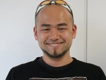 神谷英树晒破洞绿格内裤引爆玩家热议