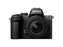 尼康Z50 II的侧翻触摸屏自拍方便吗,取景亮度怎么样