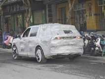 小鹏旗舰混动SUV G01谍照曝光,续航超1400公里