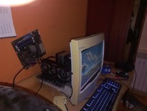 DIY达人将飞利浦CRT显示器改造为高性能ATX主机