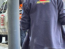 DC新片超女:明日之女片场曝光,超女标志引热议