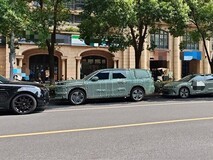 零跑全新全尺寸SUV谍照曝光,定位旗舰产品