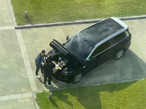 零跑D19纯电版实车曝光:前备舱黑科技+80.3kWh电池引领旗舰新标杆