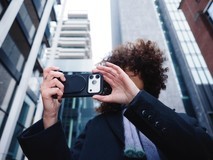 徕卡相机公司推出徕卡LUX iPhone 17 Pro/Pro Max专用手机壳