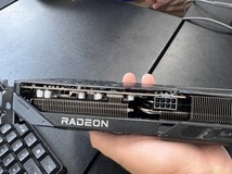 某品牌显卡因共用模具致侧标错印:RTX 5060 Ti误标RADEON