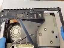 PS5主机内部惊现昆虫巢穴,维修视频引发热议与清洁警示