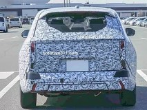 本田全新HR-V路试谍照曝光:方正尾部+贯穿尾灯+混动升级,2027年发布