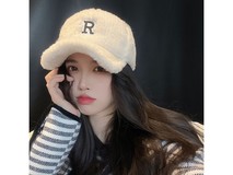 Tsful毛绒白R标棒球帽1.9元带回家