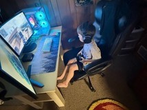 使命召唤22口碑崩盘仅获1.7分,玩家晒娃沉浸游戏引共鸣