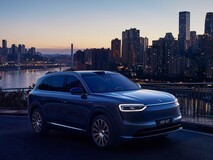 余承东解锁全新问界M7丝滑体验,华为乾崑智驾ADS 4征服8D重庆