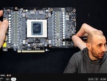 技嘉RTX 5090加装双16针供电接口改造失败,电容爆裂致显卡损毁