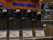 三星870 EVO SATA固态硬盘价格畸高,同容量NVMe产品仅为其三分之一