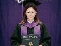 陈秀丽49岁获健康科学学士学位,五年坚守诠释终身学习真谛
