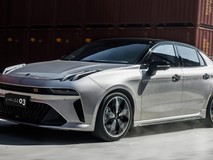 女生通勤燃油车:好开省心高颜值,热门对决解析