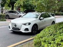 全新国产奔驰C级纯电轿车实车曝光,基于MB.EA平台打造,续航超800km