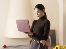 鸿蒙电脑双色焕新 今日正式开售 HarmonyOS 6重塑办公效率