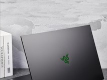 18英寸巨屏游戏本天花板!售价近40000元的雷蛇灵刃18上手体验