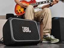 一台音箱干掉了我半个工作台上的设备 JBL BAND BOX评测