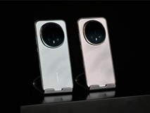 2025最好旗舰手机 荣耀Magic8 以AI重构高端体验