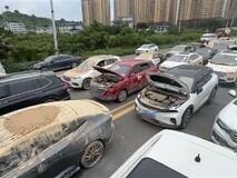 贵州榕江洪水后泡水车引争议