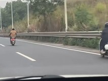 电动自行车高速狂飙引热议 安全隐患令人忧