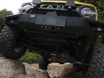 坦克300虎克版官宣:前后硬桥+3.0T V6,专为重度攀岩越野打造