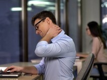 长期伏案的程序员挑颈椎按摩器,品牌质量我先从认证和做工看起呢