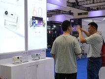 卧室投影仪怎么选?2026中国国际消费电子博览会现场,当贝D系列交出答卷