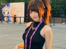 博主小兔娘从网吧Cos兼职到登顶LOL十五周年庆典舞台