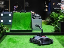 追觅割草机器人亮相2026AWE 以领先技术引领庭院智能化升级