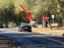 特斯拉Cybercab首现公共道路测试 全自动驾驶进入关键验证阶段