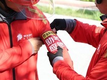 京东15万骑手启动高考助考保障,智能温控餐箱护航2026高考