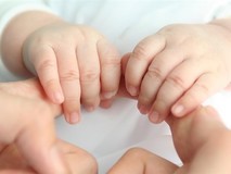 韩国兴起婴儿股东潮:父母赠股避税,三星股票成新式财富传承