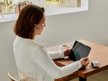 生物特征级拾音革新时空壶W4骨声纹技术引领AI同传行业升级