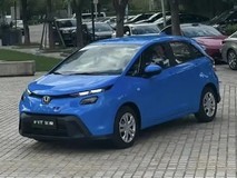 全新本田飞度无伪装曝光:分体大灯+1.5L动力