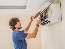 老空调没毛病别硬用!符合这4个情况必须换,省电还护家人健康