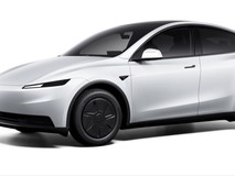 特斯拉回应Model Y标准版车顶设计调整