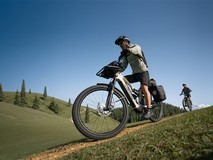 Amflow发布全地形碳纤维电助力越野车TL Carbon,轻量化智能越野新标杆