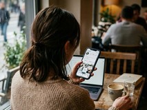 小拇指凹坑,就是新时代的“手机病”