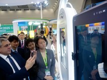 实力圈粉旅交会!讯飞双屏翻译机2.0助力文旅创新实践!