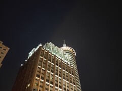 哪些手机拍夜景清晰不糊？软硬件技术解析哪台手机值得买