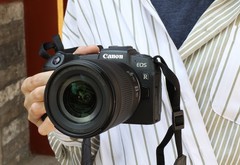 赠送品牌高速存储卡 佳能EOS Rp全画幅微单近期好价