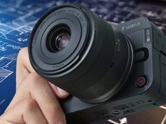 佳能正在开发更多全画幅电动变焦镜头？