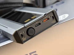 飞傲Q15解码耳放长测报告：“以小见大”的便携台机