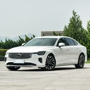 四款100万内中大型三厢轿车推荐，豪华与科技的精致之选