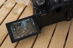 拥有40张/秒超高速连拍 富士X-H2S仅售16700元