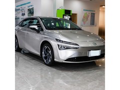 三款20万内纯电三厢车对比，红旗埃安谁更值得入手？