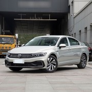 30万内插电混动中型轿车四选一：谁是空间油耗与品质的赢家？