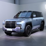 百万级豪华SUV三强对决：技术路线与价值原点的终极较量