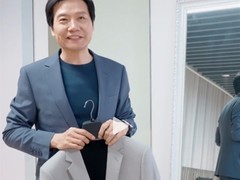 雷军同款小米汽车工装限量800件 上架秒空 雷军：真没有了